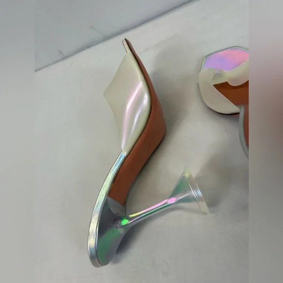 Amina Muaddi

Lupita PVC Mules - Picture 5 of 7